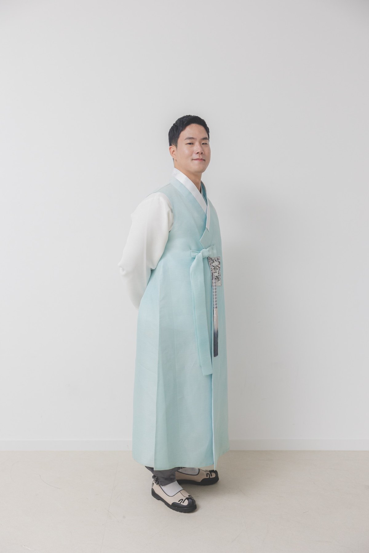 Dongyoung wearing hanbok